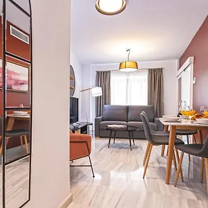 malaga-rivas-34-suites-homes.hotelsinnerja.org/